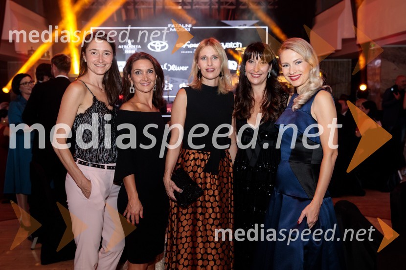  ... ;  ... ;  ... ;  ... ;  Maja Ferme, modna oblikovalkaFatalni moški 2021 je Aljoša Bagola