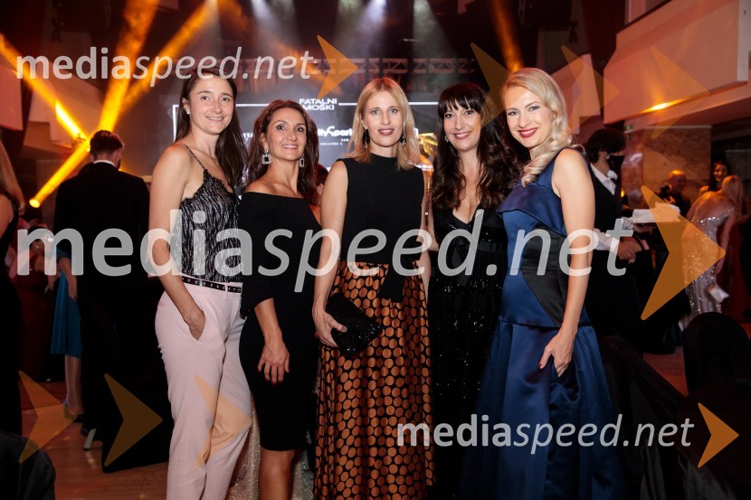  ... ;  ... ;  ... ;  ... ;  Maja Ferme, modna oblikovalkaFatalni moški 2021 je Aljoša Bagola