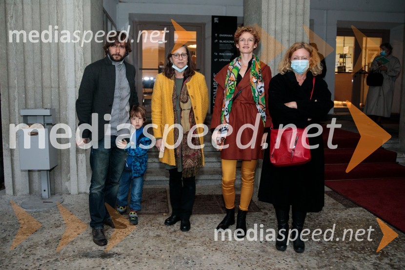  Andrej Murenc, igralec;  Jerneja Volfand, vodja programa SLG Celje;  ... ;  ... Kozlovska sodba v Višnji Gori, premiera otroške predstave Slovenskega ljudskega gledališča Celje