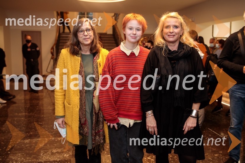  Jerneja Volfand, vodja programa SLG Celje;  Lola Doma;  Tatjana Doma, dramaturginja SLG CeljeKozlovska sodba v Višnji Gori, premiera otroške predstave Slovenskega ljudskega gledališča Celje