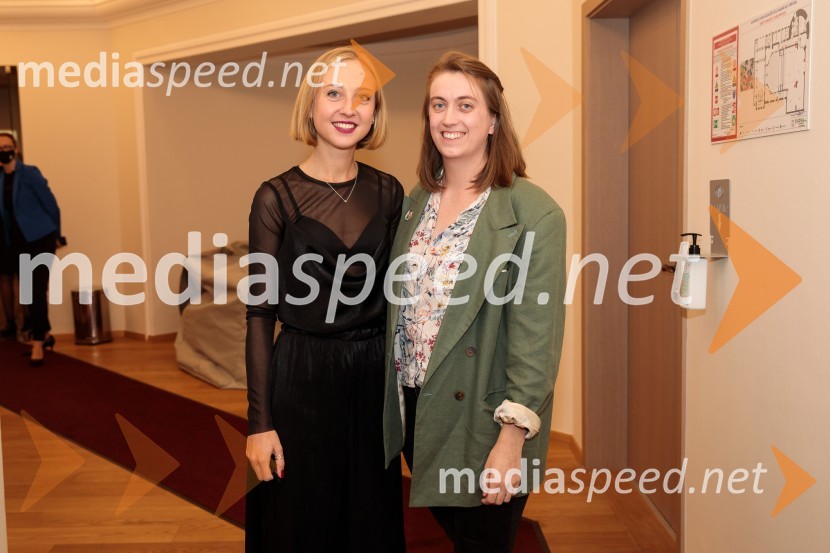  Lara Ekar Grlj, koreografinja;  Ana Janc, kostumografinjaKozlovska sodba v Višnji Gori, premiera otroške predstave Slovenskega ljudskega gledališča Celje