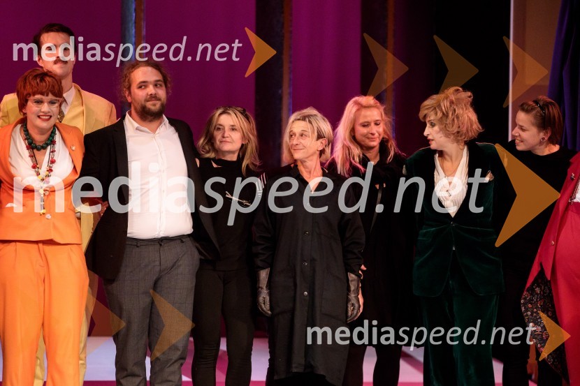  Tanja Potočnik, igralka;  Urban Kuntarič, igralec;  Luka Marcen, režiser;  ... ;  ... ;  Tatjana Doma, dramaturginja SLG Celje;  Barbara Medvešček, igralka;  ... Kozlovska sodba v Višnji Gori, premiera otroške predstave Slovenskega ljudskega gledališča Celje