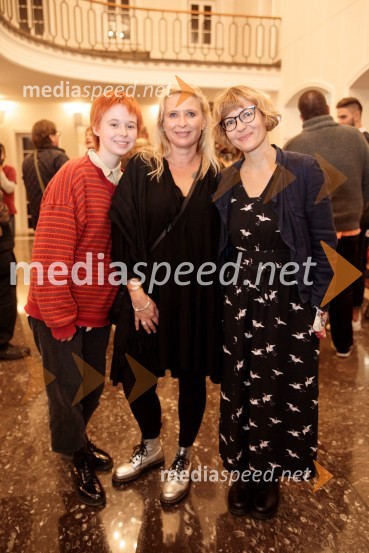  Lola Doma;  Tatjana Doma, dramaturginja SLG Celje;  Saša  Eržen, scenaristka, avtorica songovKozlovska sodba v Višnji Gori, premiera otroške predstave Slovenskega ljudskega gledališča Celje