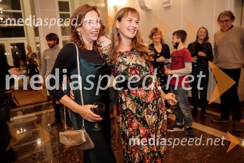  Barbara Medvešček, igralka;  Tanja Potočnik, igralkaKozlovska sodba v Višnji Gori, premiera otroške predstave Slovenskega ljudskega gledališča Celje