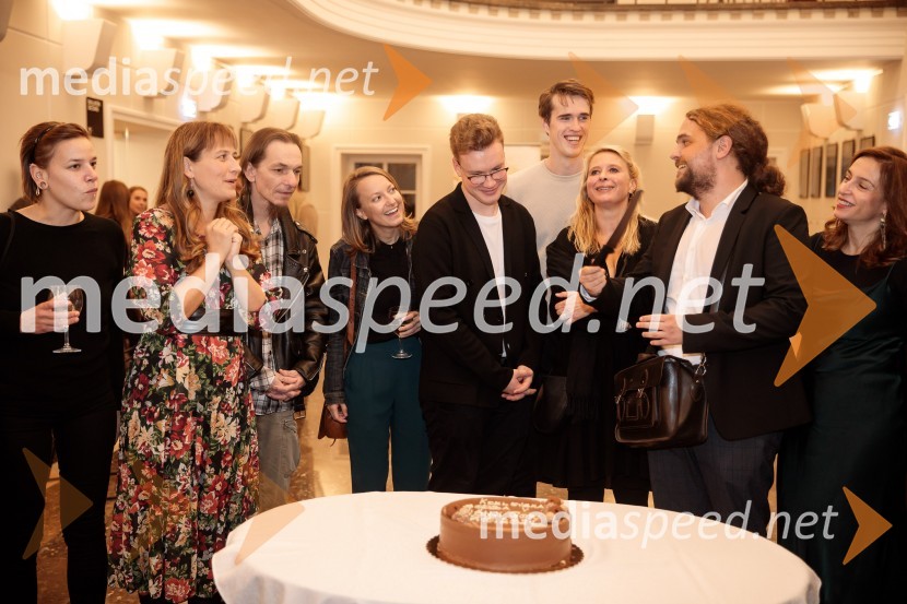  ... ;  Tanja Potočnik, igralka;  David Čeh, igralec;  ... ;  Žan Brelih Hatunić, igralec;  Urban Kuntarič, igralec;  Tatjana Doma, dramaturginja SLG Celje;  Luka Marcen, režiser;  Barbara Medvešček, igralkaKozlovska sodba v Višnji Gori, premiera otroške predstave Slovenskega ljudskega gledališča Celje