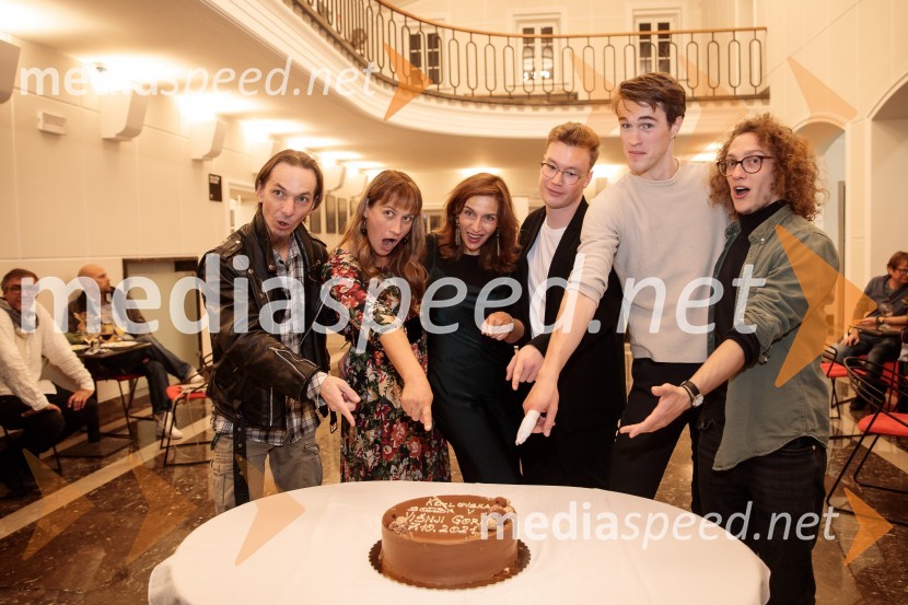  David Čeh, igralec;  Tanja Potočnik, igralka;  Barbara Medvešček, igralka;  Žan Brelih Hatunić, igralec;  Urban Kuntarič, igralec;  Filip  Mramor, igralecKozlovska sodba v Višnji Gori, premiera otroške predstave Slovenskega ljudskega gledališča Celje