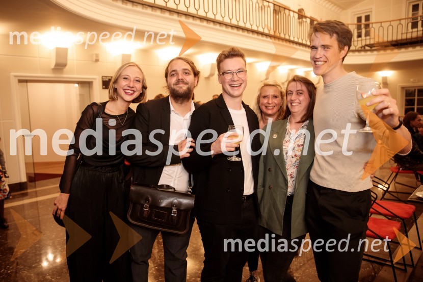  Lara Ekar Grlj, koreografinja;  Luka Marcen, režiser;  Žan Brelih Hatunić, igralec;  Tatjana Doma, dramaturginja SLG Celje;  Ana Janc, kostumografinja;  Urban Kuntarič, igralecKozlovska sodba v Višnji Gori, premiera otroške predstave Slovenskega ljudskega gledališča Celje