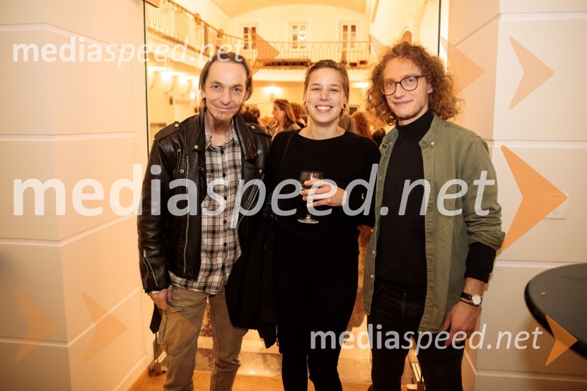  David Čeh, igralec;  Lina Brajlih, šepetalka;  Filip  Mramor, igralecKozlovska sodba v Višnji Gori, premiera otroške predstave Slovenskega ljudskega gledališča Celje