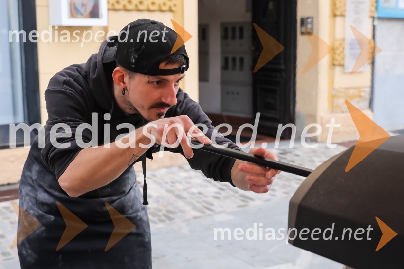  Aleš Tomažič, pekarna Bread&BlackDan kranjske klobase in piva