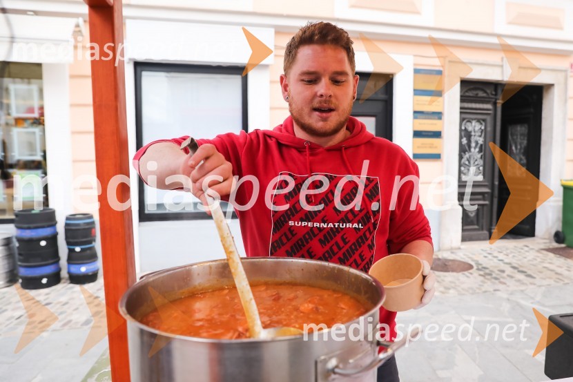 Dan kranjske klobase in piva