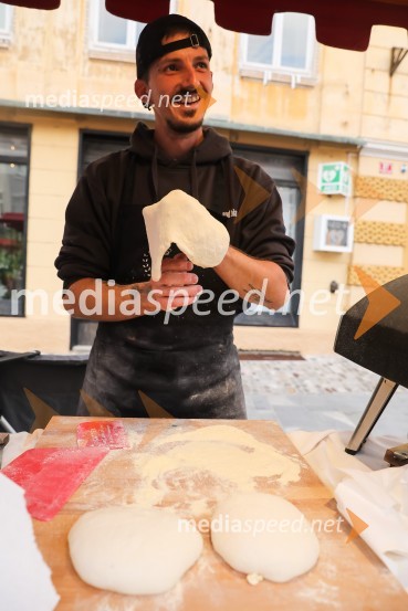  Aleš Tomažič, pekarna Bread&BlackDan kranjske klobase in piva