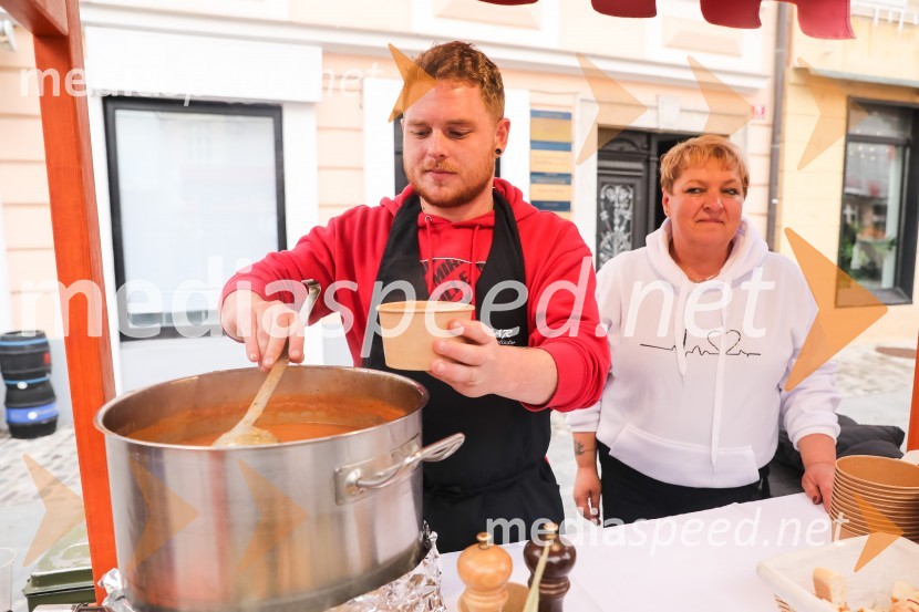 Dan kranjske klobase in piva