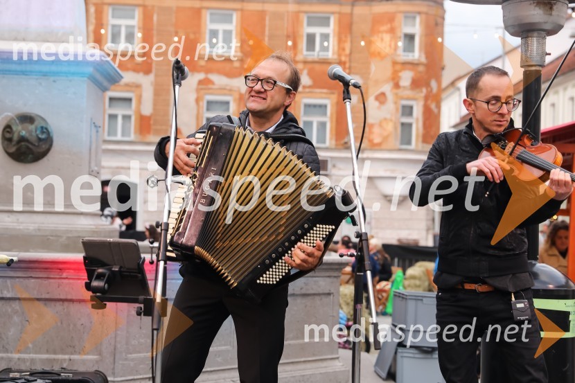  Rok Kranjc, harmonikar in klaviaturist; zasedba Kranjci;  Andrej  Eržen, Original Kranjc bend, violina, kitara, spremljevalni vokalDan kranjske klobase in piva