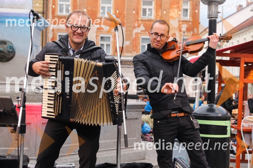  Rok Kranjc, harmonikar in klaviaturist; zasedba Kranjci;  Andrej  Eržen, Original Kranjc bend, violina, kitara, spremljevalni vokalDan kranjske klobase in piva