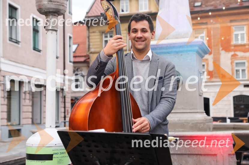  Jurij  Krafogel, Original Kranjc bendDan kranjske klobase in piva
