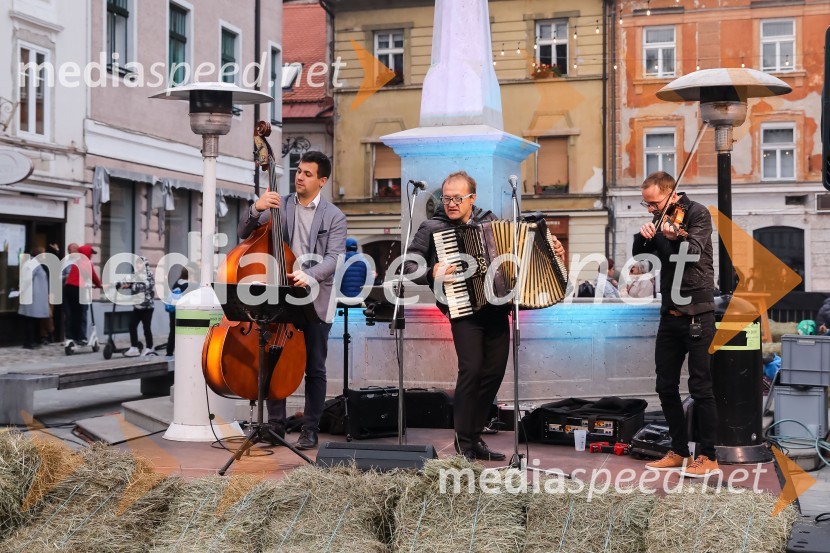   Jurij  Krafogel, Original Kranjc bend;  Rok Kranjc, harmonikar in klaviaturist; zasedba Kranjci;  Andrej  Eržen, Original Kranjc bend, violina, kitara, spremljevalni vokalDan kranjske klobase in piva