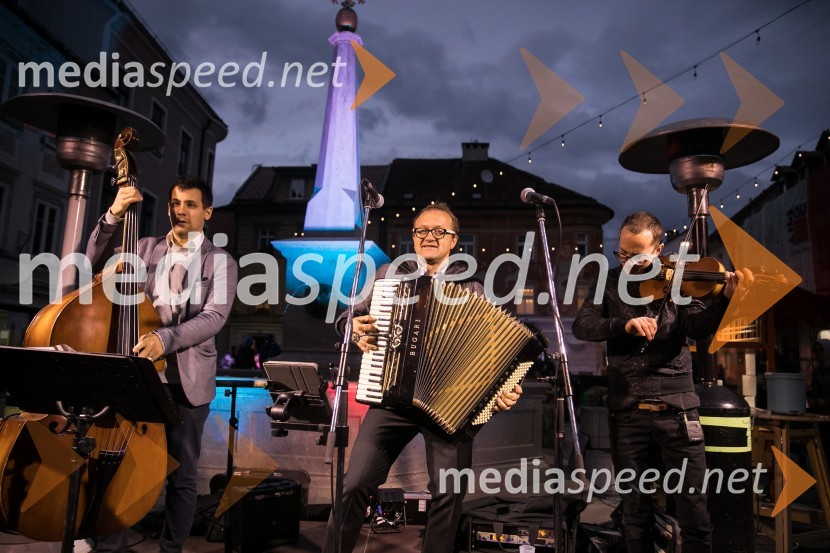   Jurij  Krafogel, Original Kranjc bend;  Rok Kranjc, harmonikar in klaviaturist; zasedba Kranjci;  Andrej  Eržen, Original Kranjc bend, violina, kitara, spremljevalni vokalDan kranjske klobase in piva