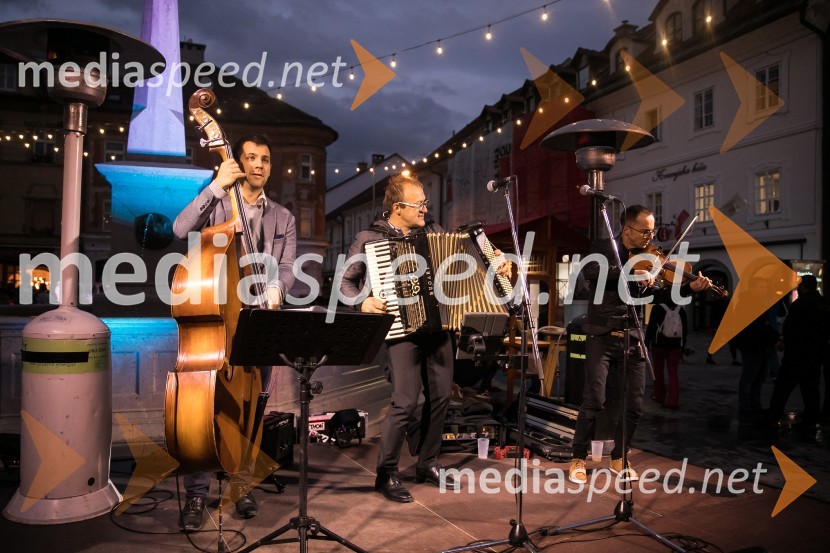   Jurij  Krafogel, Original Kranjc bend;  Rok Kranjc, harmonikar in klaviaturist; zasedba Kranjci;  Andrej  Eržen, Original Kranjc bend, violina, kitara, spremljevalni vokalDan kranjske klobase in piva