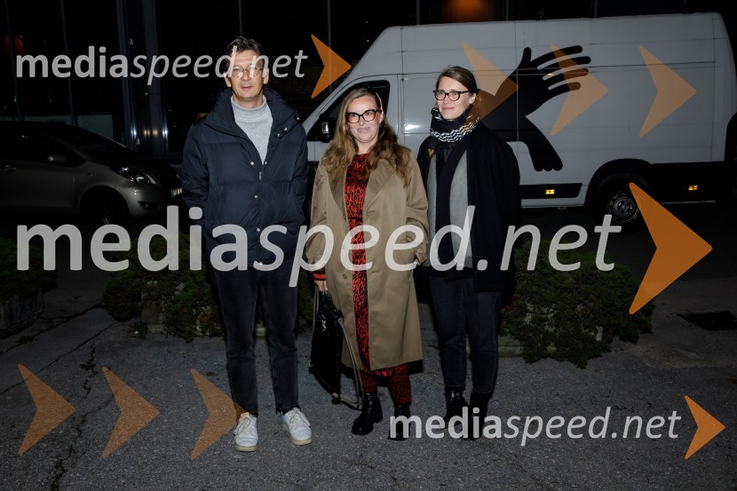  Gregor Repovž, odgovorni urednik tednika Mladina;  Nina Žabnikar;  Urška Brodar, dramaturginja, Slovensko mladinsko gledališčeVročina, premiera SMG Ljubljana