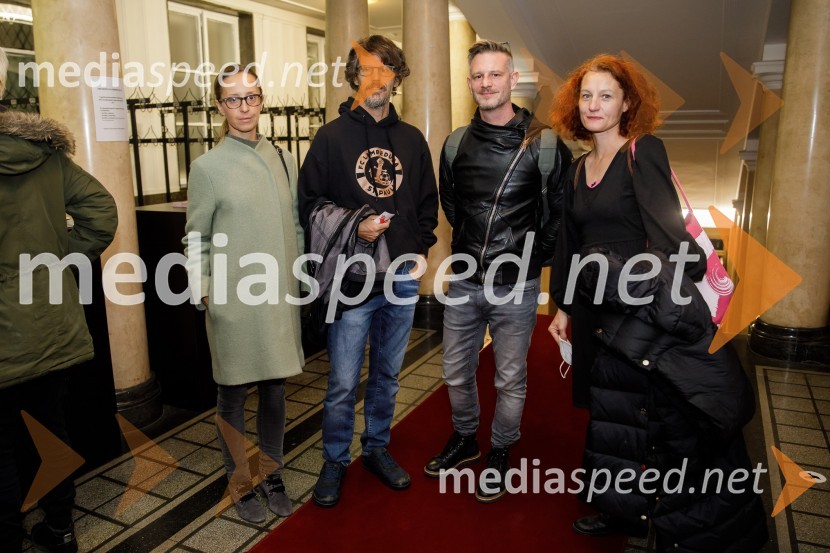  Maja Prijatelj Videmšek, novinarka Dela;  Boštjan  Videmšek, avtor besedila, novinar, vojni poročevalec, prejemnik nagrade za Delovega novinarja leta 2016;  Tibor Mihelič Syed, direktor, Slovensko mladinsko gledališče;  Helena  MilinkovićVročina, premiera SMG Ljubljana