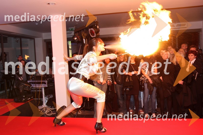 Gea Erjavec, manekenka in plesalkaPlatinum, otvoritev kluba