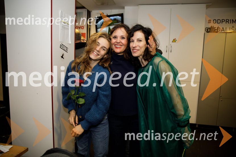  Maya Sara Unger;  Draga Potočnjak, igralka in pisateljica;  Mina PaladaVročina, premiera SMG Ljubljana