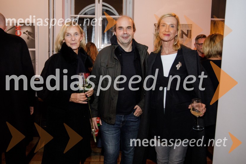  Aleksandra Žerjal;  Gregor Zorc, igralec;  Karin Košak Arzenšek, lastnica, Galerija FeniksVročina, premiera SMG Ljubljana