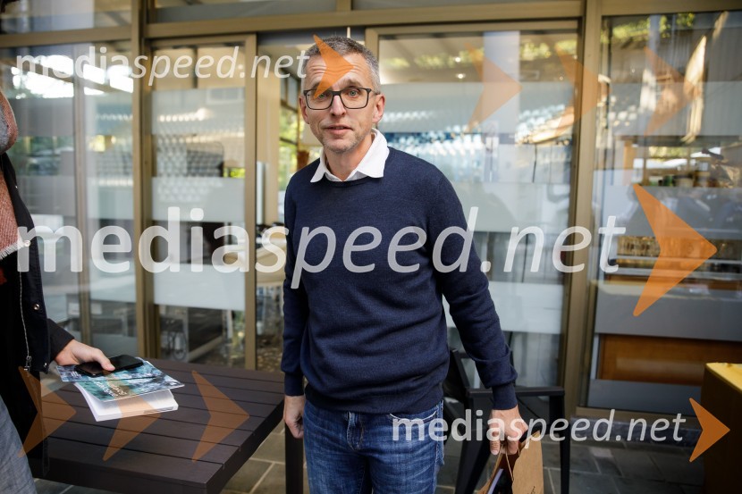  Aleš Pavlin, producentBrexit v nepolitičnem zrcalu, dokumentarni film