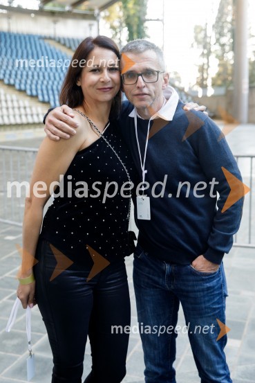  Nina Kojima, bivša dopisnica RTV v Združenem Kraljestvu, režiserka in producentka;  Aleš Pavlin, producentBrexit v nepolitičnem zrcalu, dokumentarni film