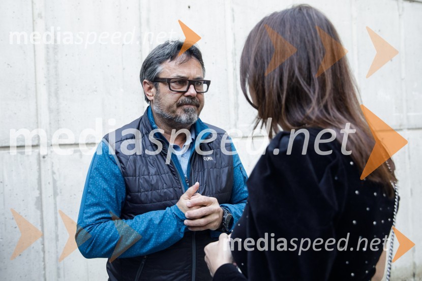  Jernej Kuntner, igralec;  Nina Kojima, bivša dopisnica RTV v Združenem Kraljestvu, režiserka in producentkaBrexit v nepolitičnem zrcalu, dokumentarni film