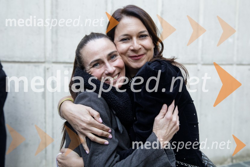  Alenka Tetičkovič, igralka;  Nina Kojima, bivša dopisnica RTV v Združenem Kraljestvu, režiserka in producentkaBrexit v nepolitičnem zrcalu, dokumentarni film