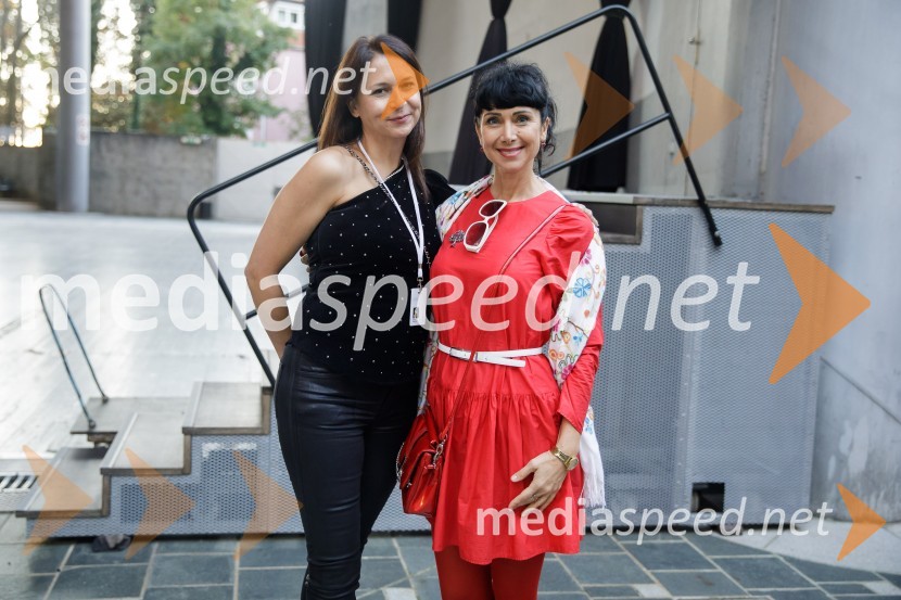  Nina Kojima, bivša dopisnica RTV v Združenem Kraljestvu, režiserka in producentka; Dr. Jerca Legan Cvikl, antropologinja in predsednica Fundacije Femmes Sans FronitièresBrexit v nepolitičnem zrcalu, dokumentarni film