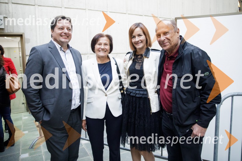  Robert Kuzmič, generalni direktor Iskra, solastnik nogometnega kluba Mura;  Gordana  Glamočanin ;  Mojca Kuzmič;  Stane  SimoničBrexit v nepolitičnem zrcalu, dokumentarni film