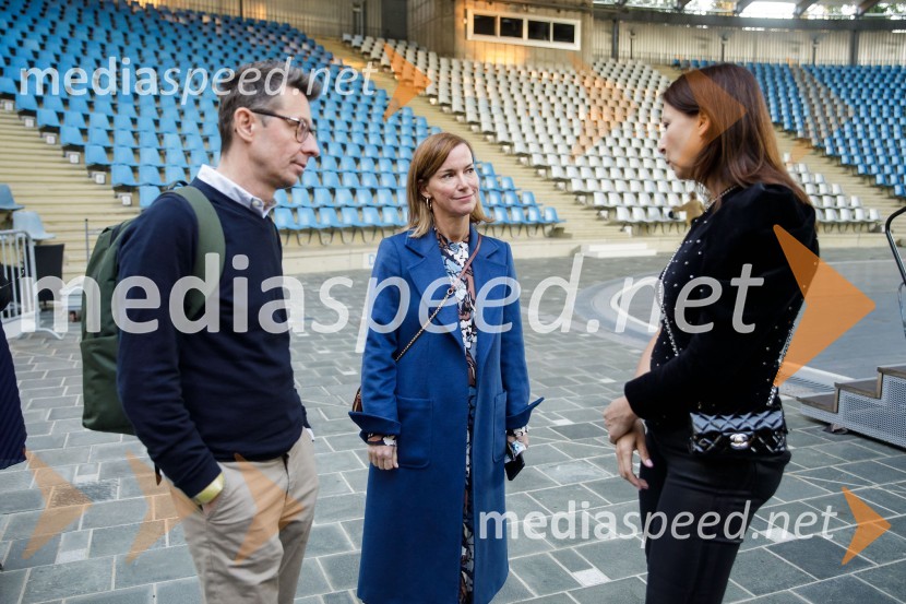  Dragan Barbutovski, British Council v Sloveniji, direktor;  Barbara Navala, Britansko veleposlanistvo v Sloveniji;  Nina Kojima, bivša dopisnica RTV v Združenem Kraljestvu, režiserka in producentkaBrexit v nepolitičnem zrcalu, dokumentarni film