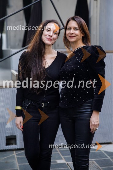  Vida Breže, plesalka;  Nina Kojima, bivša dopisnica RTV v Združenem Kraljestvu, režiserka in producentkaBrexit v nepolitičnem zrcalu, dokumentarni film