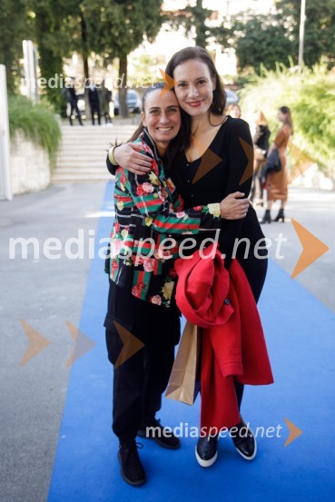  Alenka Tetičkovič, igralka;  Vida Breže, plesalkaBrexit v nepolitičnem zrcalu, dokumentarni film