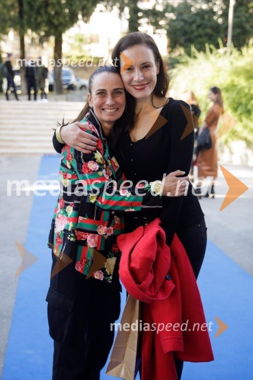  Alenka Tetičkovič, igralka;  Vida Breže, plesalkaBrexit v nepolitičnem zrcalu, dokumentarni film