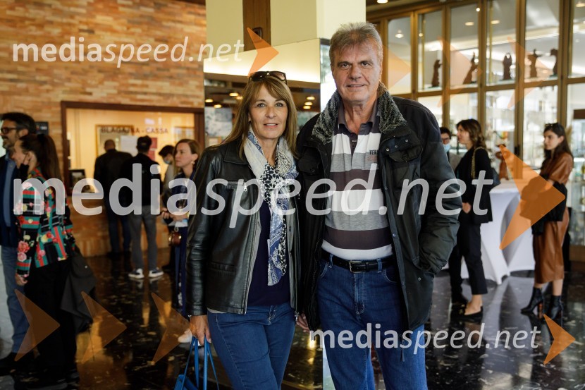  Živa Emeršič, RTV Slovenija;  ... Brexit v nepolitičnem zrcalu, dokumentarni film