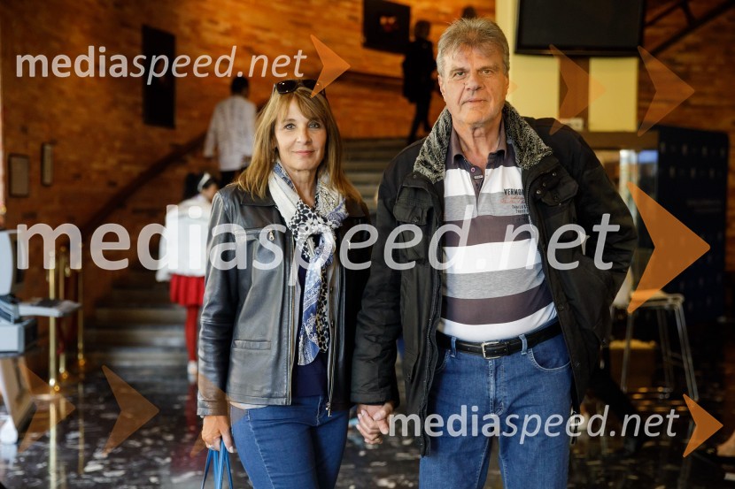  Živa Emeršič, RTV Slovenija;  ... Brexit v nepolitičnem zrcalu, dokumentarni film