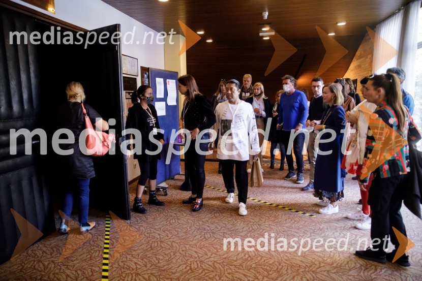 Brexit v nepolitičnem zrcalu, dokumentarni film