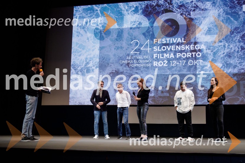  ... ;  Andrej Štritof, Perfo;  Aleš Pavlin, producent;  Nina Kojima, bivša dopisnica RTV v Združenem Kraljestvu, režiserka in producentka;  Tosh Kojima, izvršni producent;  Vida Breže, plesalkaBrexit v nepolitičnem zrcalu, dokumentarni film