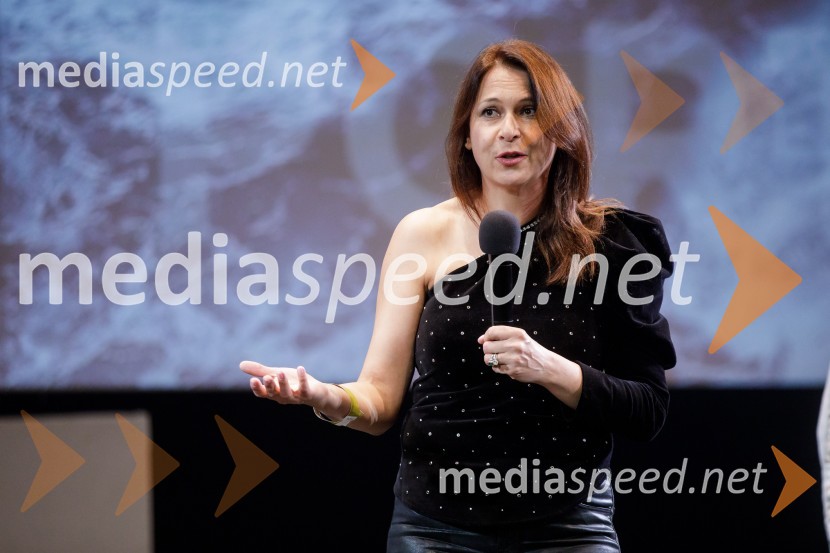  Nina Kojima, bivša dopisnica RTV v Združenem Kraljestvu, režiserka in producentkaBrexit v nepolitičnem zrcalu, dokumentarni film