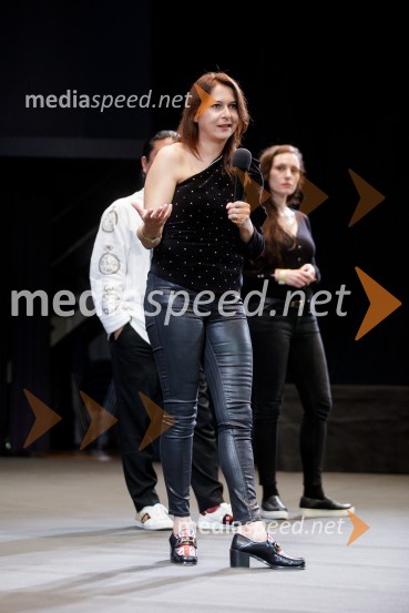  Nina Kojima, bivša dopisnica RTV v Združenem Kraljestvu, režiserka in producentkaBrexit v nepolitičnem zrcalu, dokumentarni film