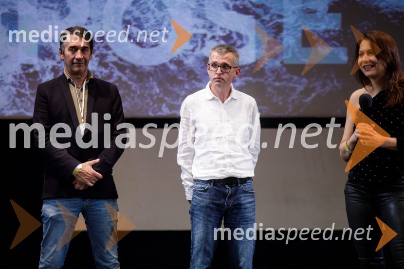  Andrej Štritof, Perfo;  Aleš Pavlin, producent;  Nina Kojima, bivša dopisnica RTV v Združenem Kraljestvu, režiserka in producentkaBrexit v nepolitičnem zrcalu, dokumentarni film