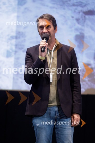  Andrej Štritof, PerfoBrexit v nepolitičnem zrcalu, dokumentarni film