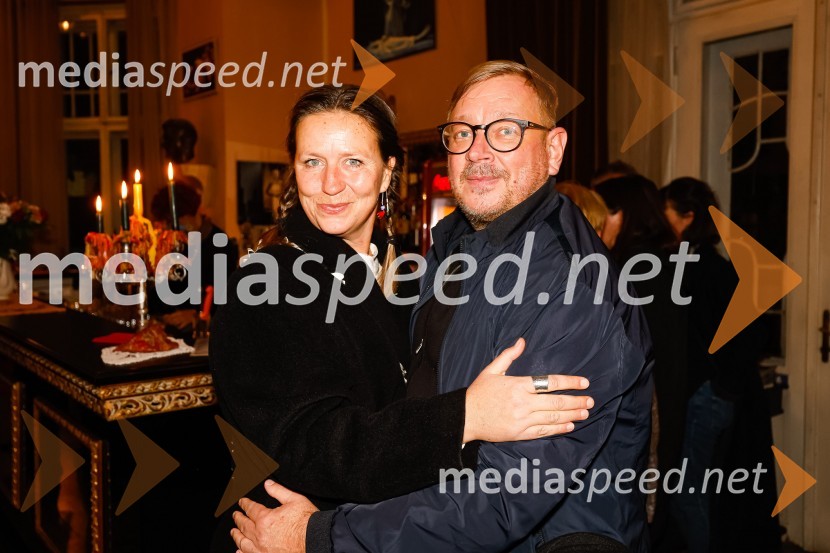  Nina Valič, igralka;  ... Emigranta, premiera