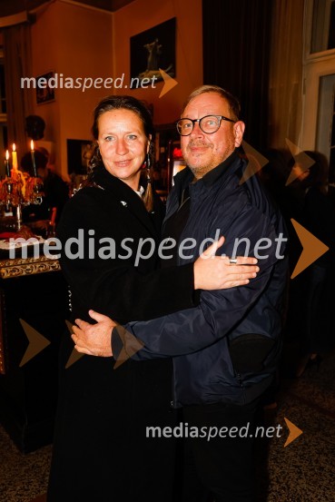  Nina Valič, igralka;  ... Emigranta, premiera