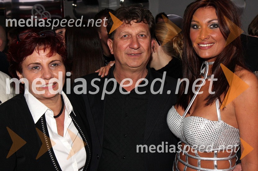 Tatjana Tutan, manekenka s staršemaPlatinum, otvoritev kluba