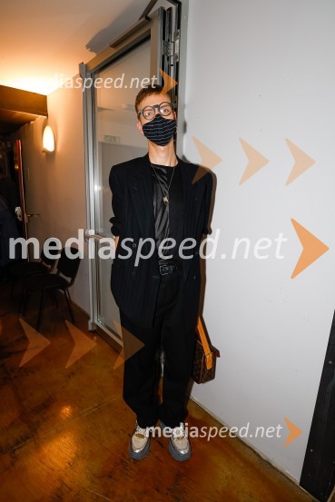  Matjaž Plošinjak, modni oblikovalecEmigranta, premiera