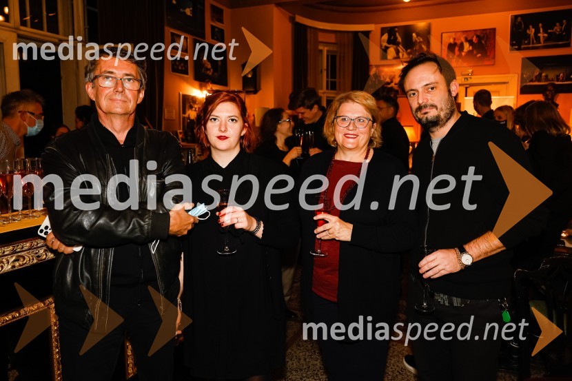  ... ;  Nina  Ramšak Marković, režiserkaEmigranta, premiera